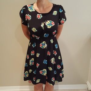 Black hundreds with flowers
